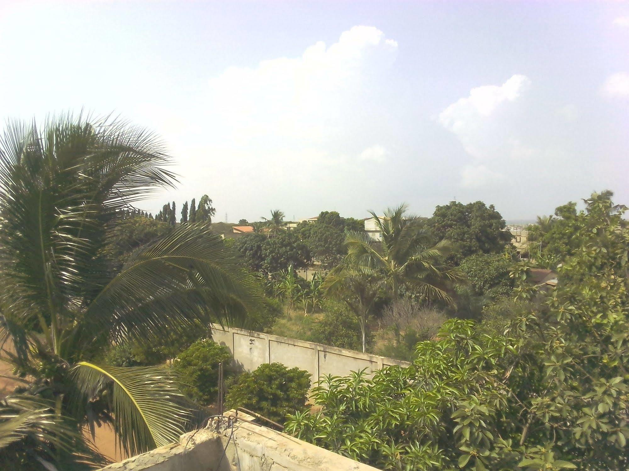 Marys Guest House Lomé Exterior foto